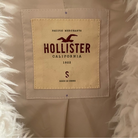 Fluffy Faux Fur Coat - Picture 4 of 4